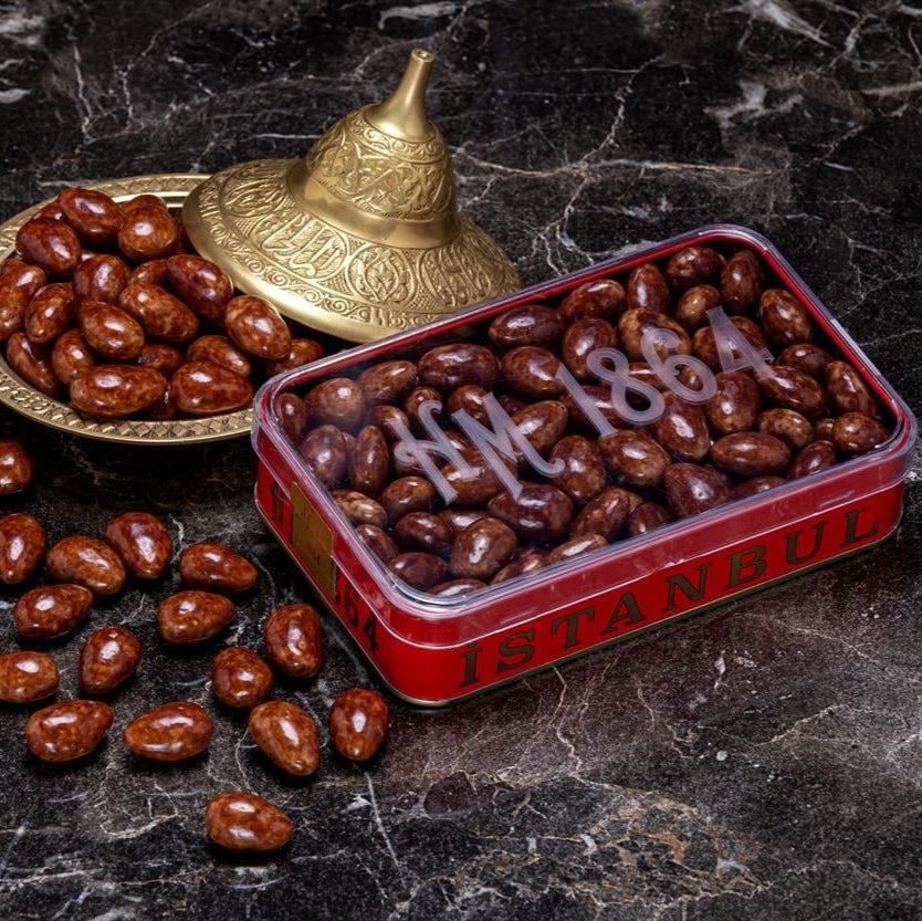 تيراميسو لوز دراجيه مع أبيض، حليب وشوكولاتة داكنة - كبير علبة معدنية 350 جم | حافظ مصطفى H. Mustafa